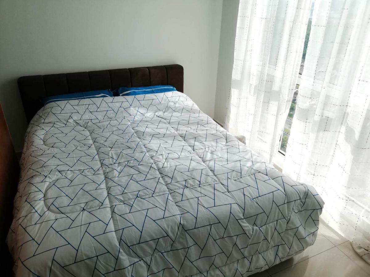 2 Carpark Gep 5 Star Bed & Sofa Apartment