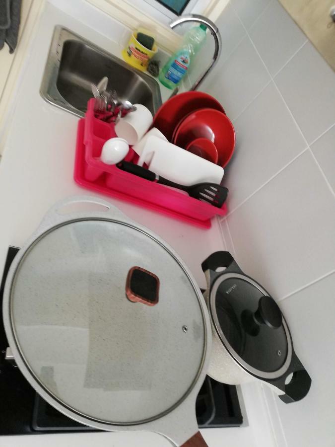 2 Carpark Gep 5 Star Bed & Sofa Apartment Seri Kembangan